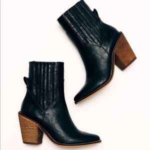 VICI collection faux leather boots